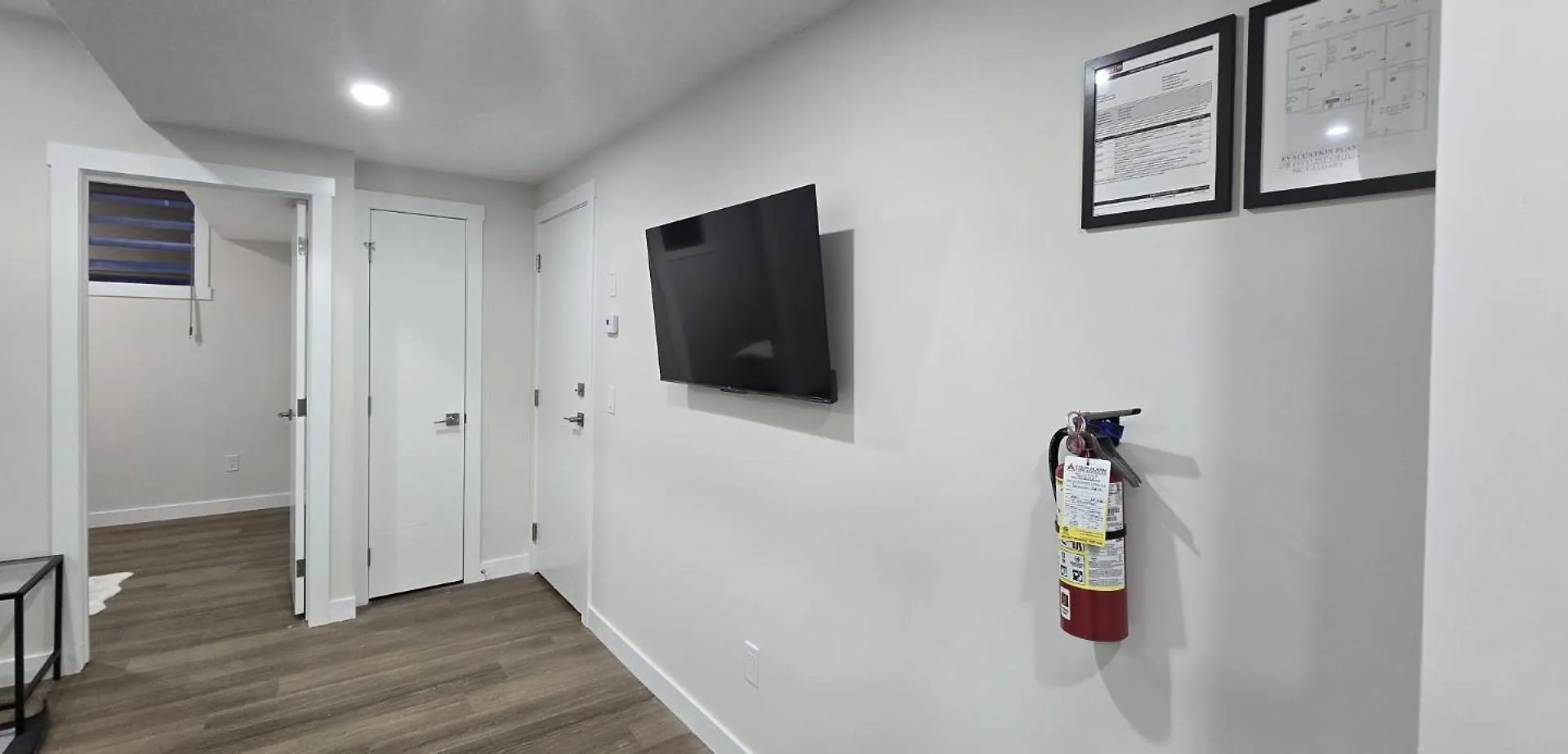 Cozzy Cityscape & Airport Retreat Calgary Apartment