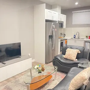 Guest house Cozy Basement, Calgary