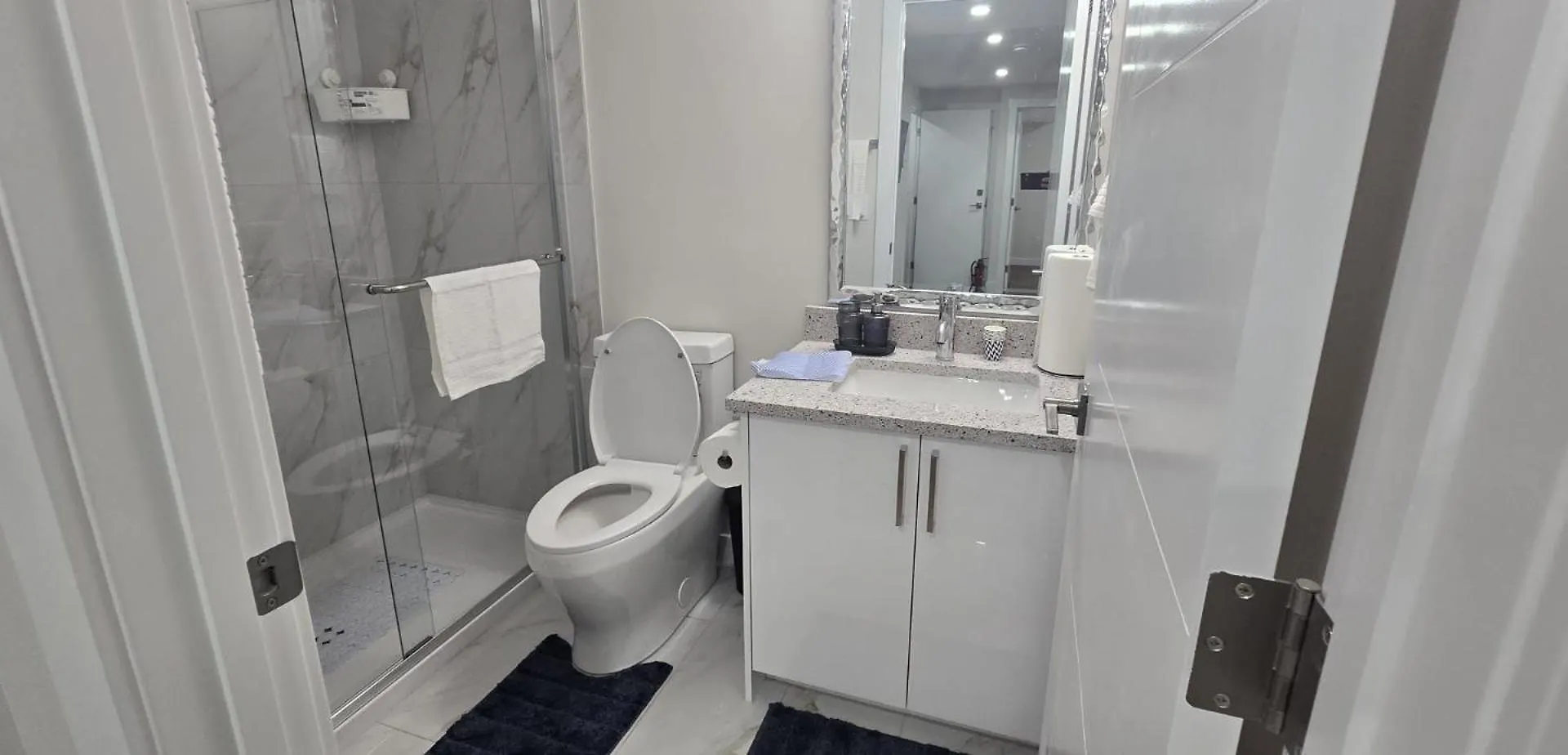 Apartmán Cozzy Cityscape & Airport Retreat YYC